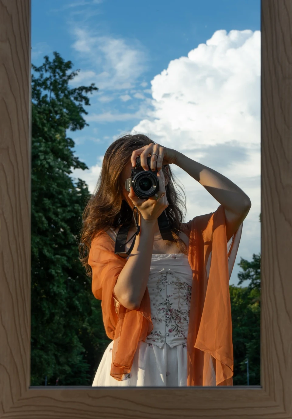 Autoportret Nine sa fotoaparatom u ogledalu